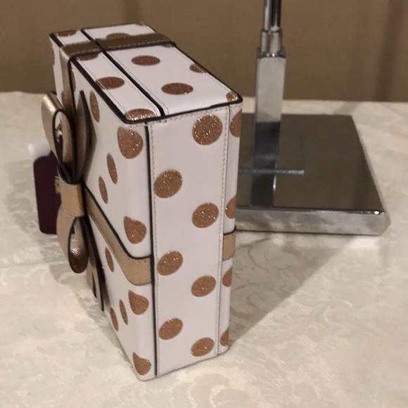 Kate Spade Wrapping Party Gift Box Crossbody - Picture 8 of 14
